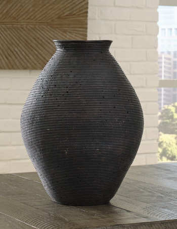 ec326dd20caf84025f353abff4c6a5fe Hannela Vase - Image 1