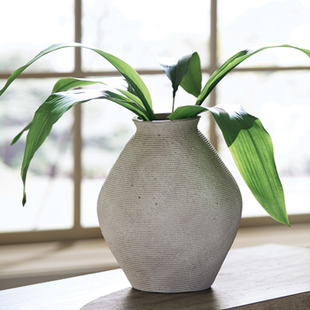 9aad63814158e3365f0050e89dc63a37 Hannela Vase - Image 1