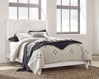 ced7faa1b0cf6a88087a9477f6262d4e Paxberry Queen Panel Bed - Image 1