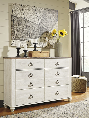 c64b2ca98d4ce15f4722f1254b59be3b Willowton Dresser - Image 1