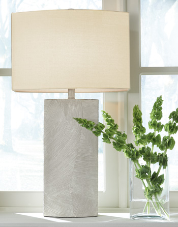 d428e974360e370d3f95bb71c74e5968 Bradard Table Lamp - Image 1